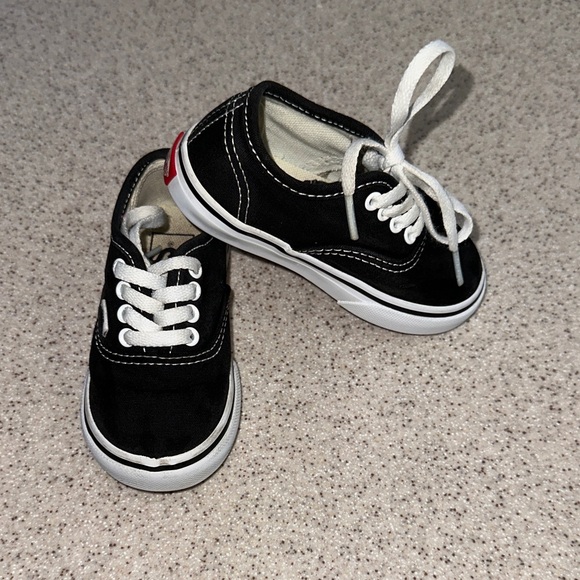 Vans Other - VANS Classic Black Sneakers Shoes size 6